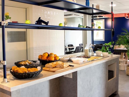 Daily buffet breakfast (EUR 8.9 per person)