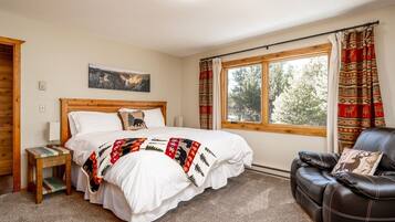 4 bedrooms, travel cot, WiFi, bed sheets