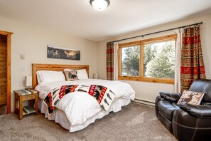 4 makuuhuonetta, vauvan matkasänky, Wi-Fi, vuodevaatteet