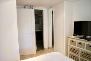 4 Schlafzimmer, Bügeleisen/Bügelbrett, kostenloses WLAN
