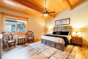 2 bedrooms, free WiFi, bed sheets - Private Hot tub & BBQ, Shuttle! Luxury Amenities & walk to lifts (Park City)
