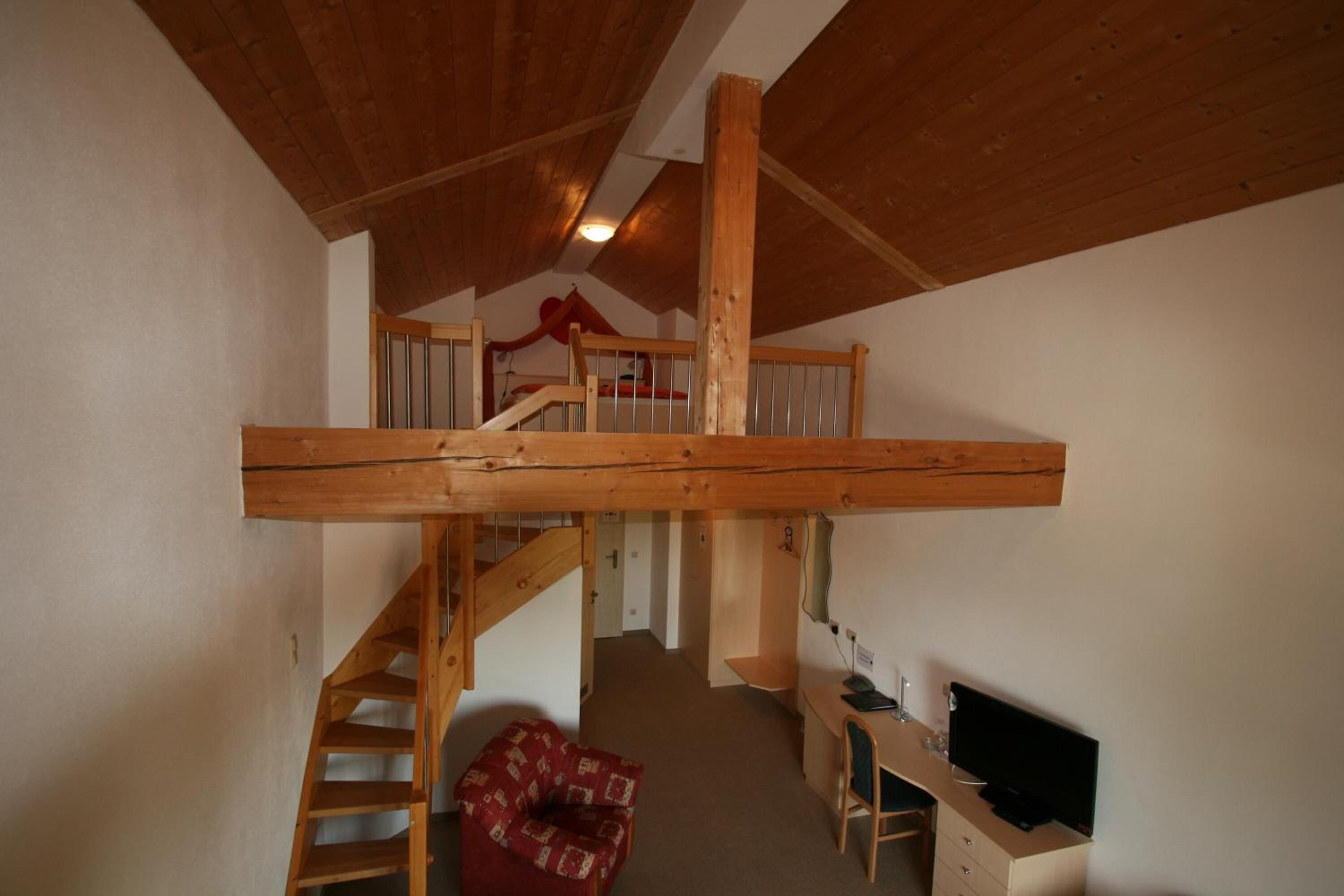 in-room safe, desk, free wifi