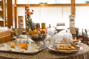 Petit déjeuner buffet compris tous les jours