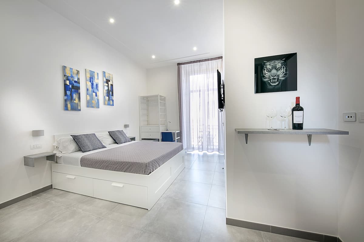 Executive Double Room, Balcony | Frette Italian sheets, premium bedding, desk, soundproofing