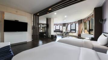 Royal Suite (C) | Premium bedding, free WiFi