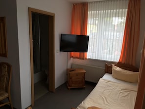 Blackout curtains, iron/ironing board, cots/infant beds, free WiFi - Stadtsee-Pension Templin (Templin)