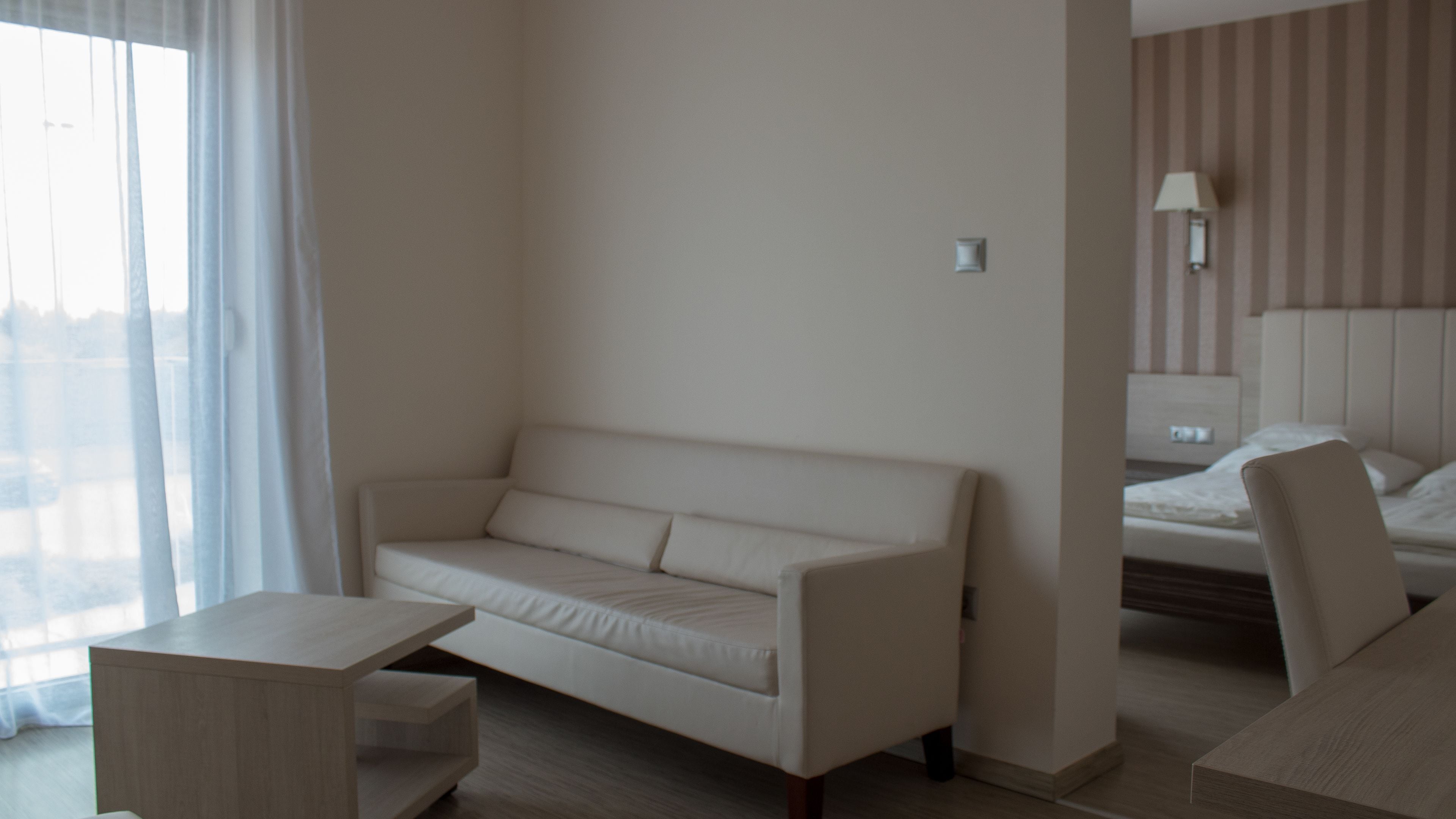 minibar, in-room safe, soundproofing, iron/ironing board