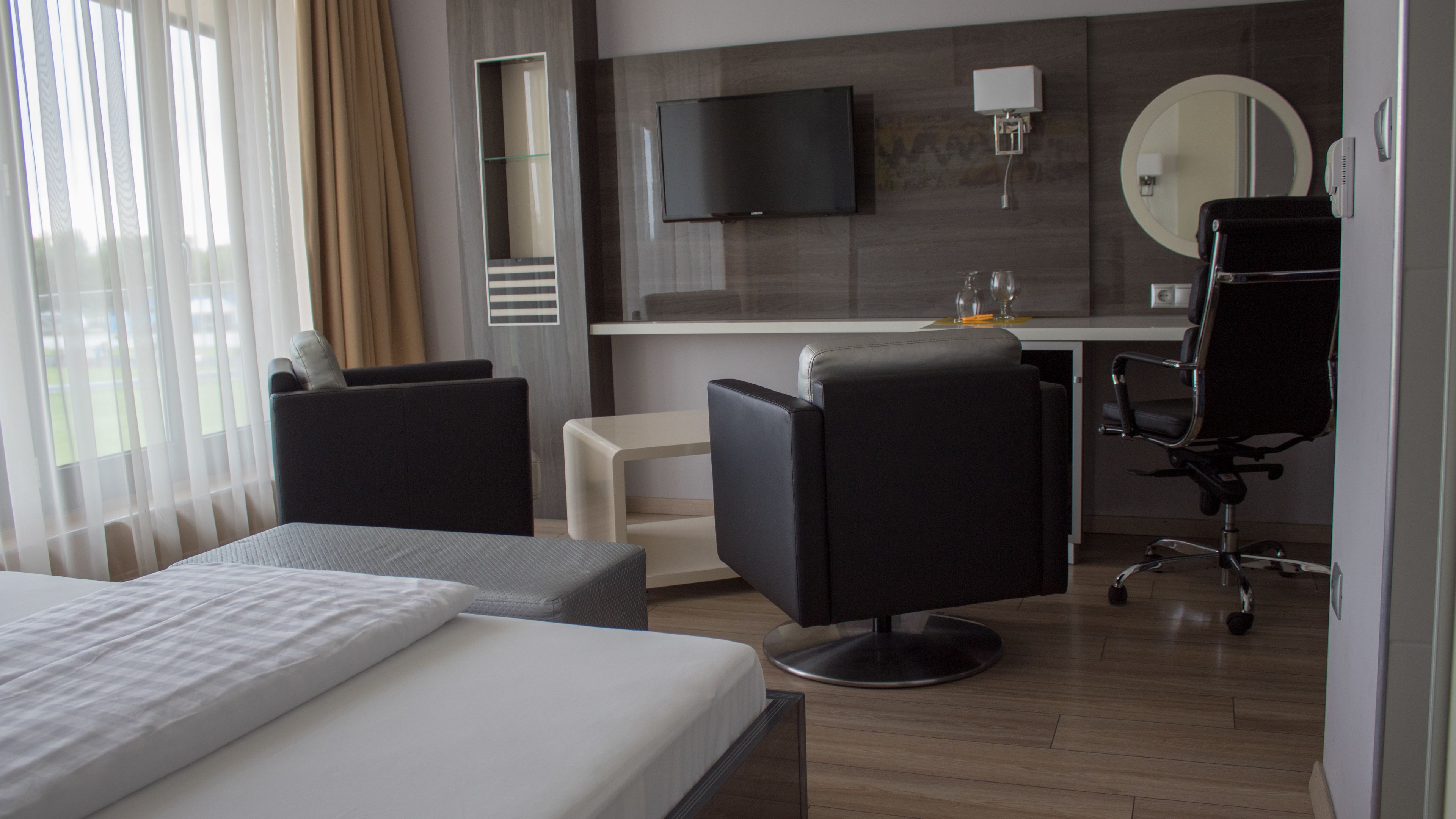 minibar, in-room safe, soundproofing, iron/ironing board