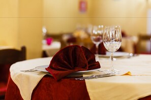Dinner served, local cuisine - Hotel Biancaneve (Sestriere)