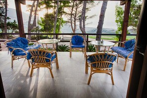 Comfort-Villa, 1 Schlafzimmer, Meerblick | Terrasse/Patio
