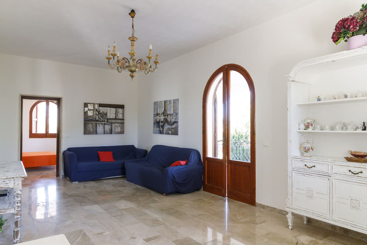 Villa Deluxe, 3 camere da letto, vista mare | Area soggiorno | TV a schermo piatto