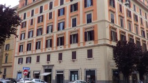 Front of property - Le Stanze di Elisa (Rome)