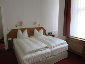 Desk, rollaway beds, free WiFi, bed sheets - Gästehaus Leipzig (Leipzig)