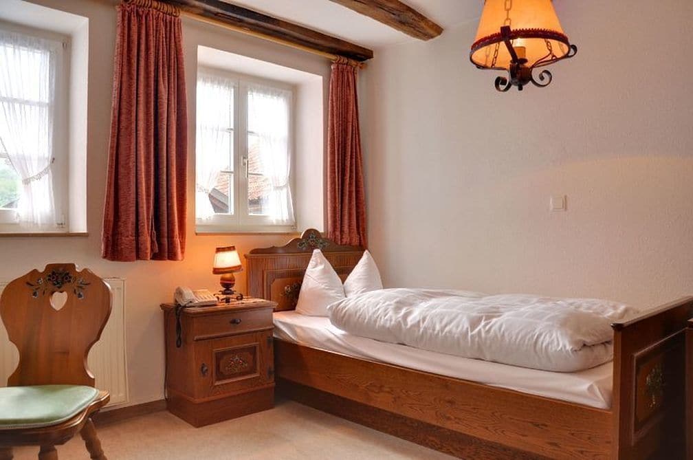 single room | in-room safe, cots/infant beds, rollaway beds, free wifi