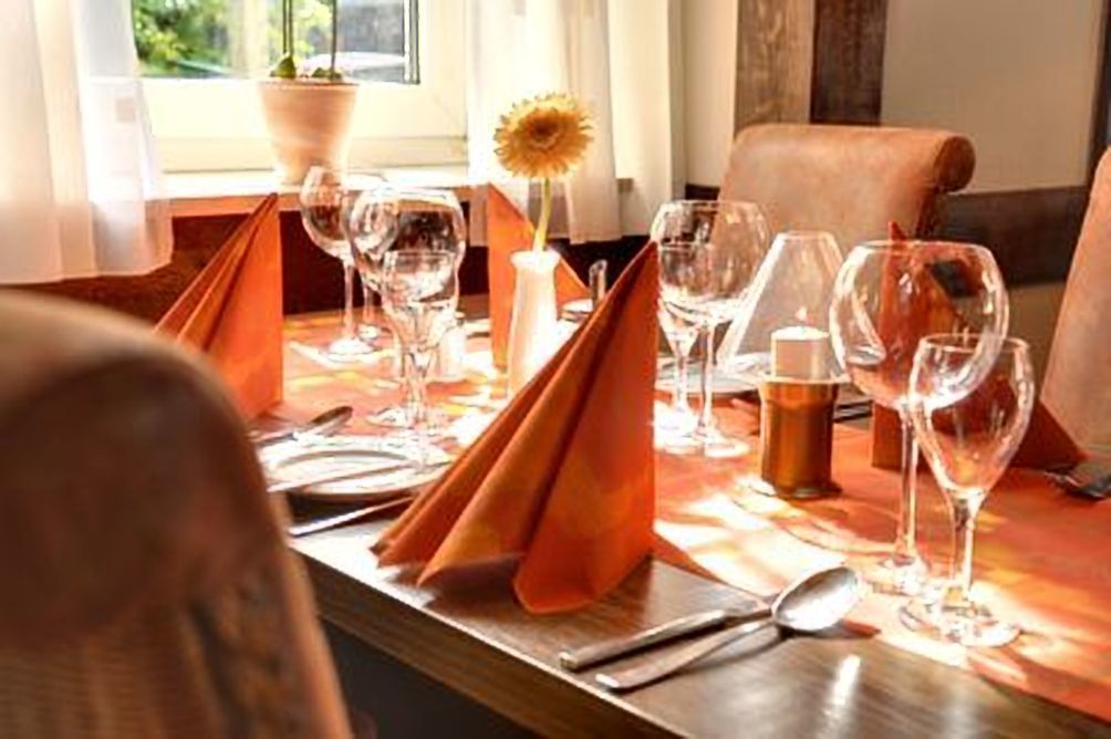 2 restaurants, regional cuisine