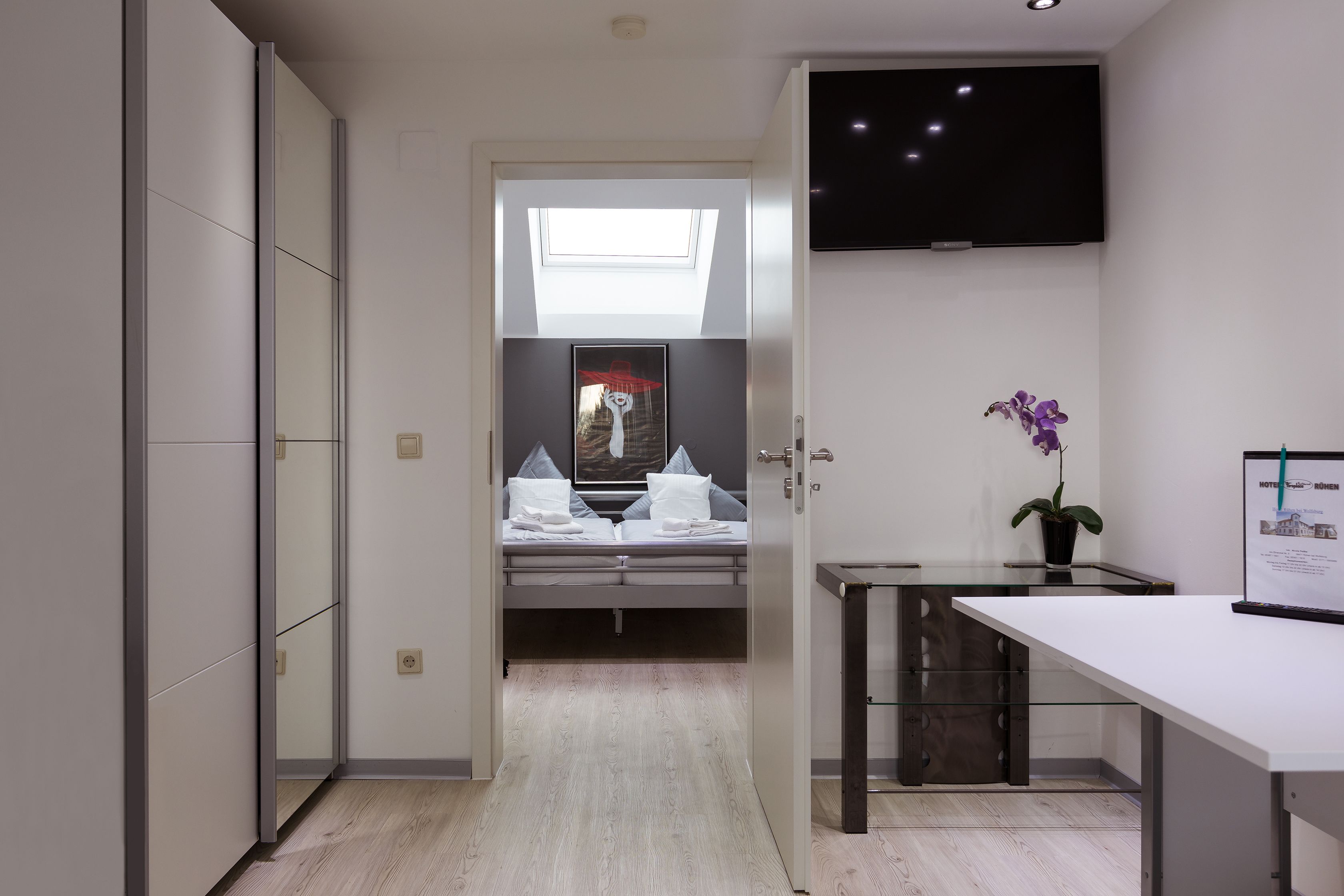 Family Room | Desk, soundproofing, iron/ironing board, free WiFi