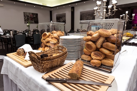 Breakfast buffet. Hotel Rühen 24-hour check-in, free parking, guest kitchen
