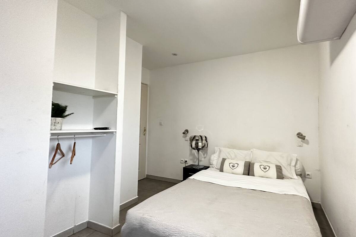 10 slaapkamers, luxe beddengoed, geluiddichte muren, gratis wifi