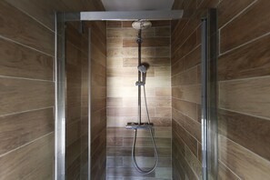 Romantisches Zimmer | Dusche im Bad