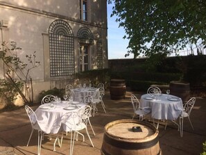 Terrace/patio - Domaine de Marguerite (Janvry)
