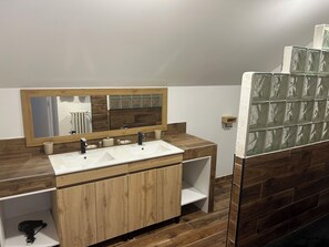 Romantic Suite | Bathroom - Domaine de Marguerite (Janvry)