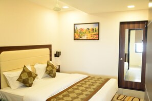 Sistema de insonorización y tabla de planchar con plancha 