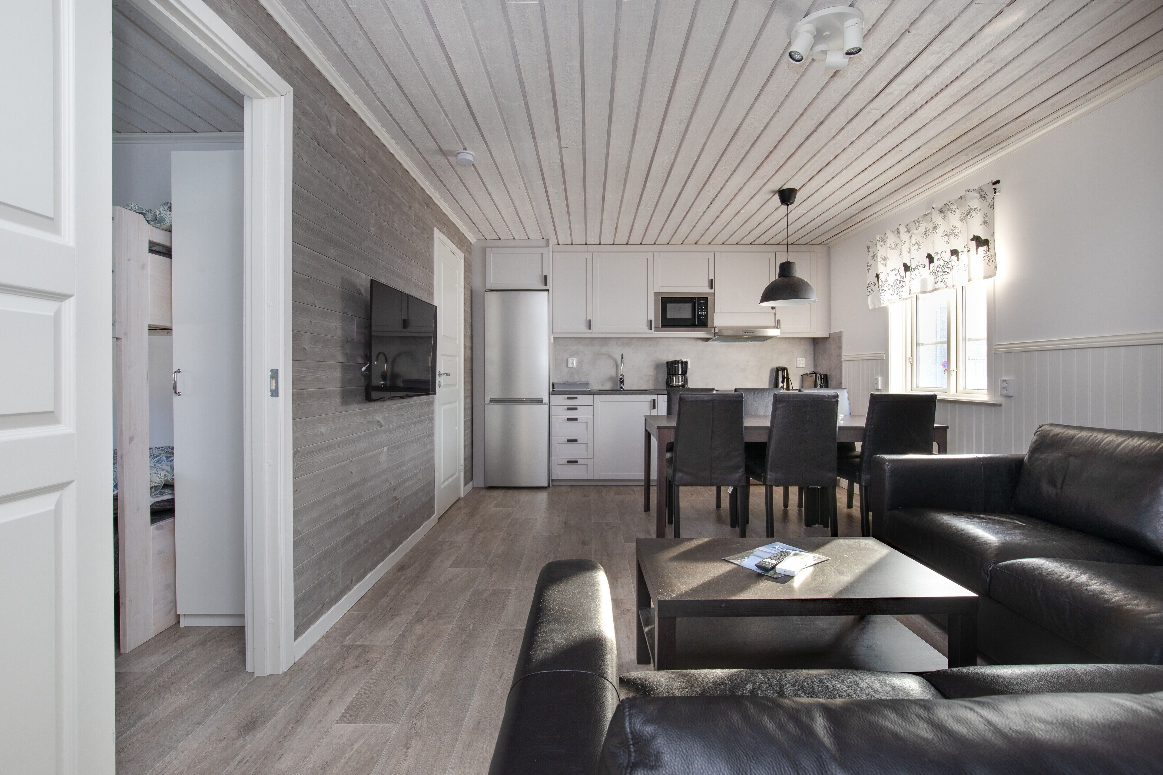 Älvlyx | Cocina privada | Refrigerador, microondas y tetera eléctrica 