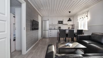 Ălvlyx | Private kitchen | Fridge, microwave, electric kettle