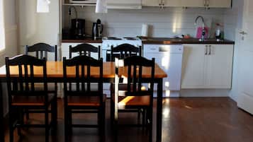 Storstuga 5 | Spiseområde på rommet