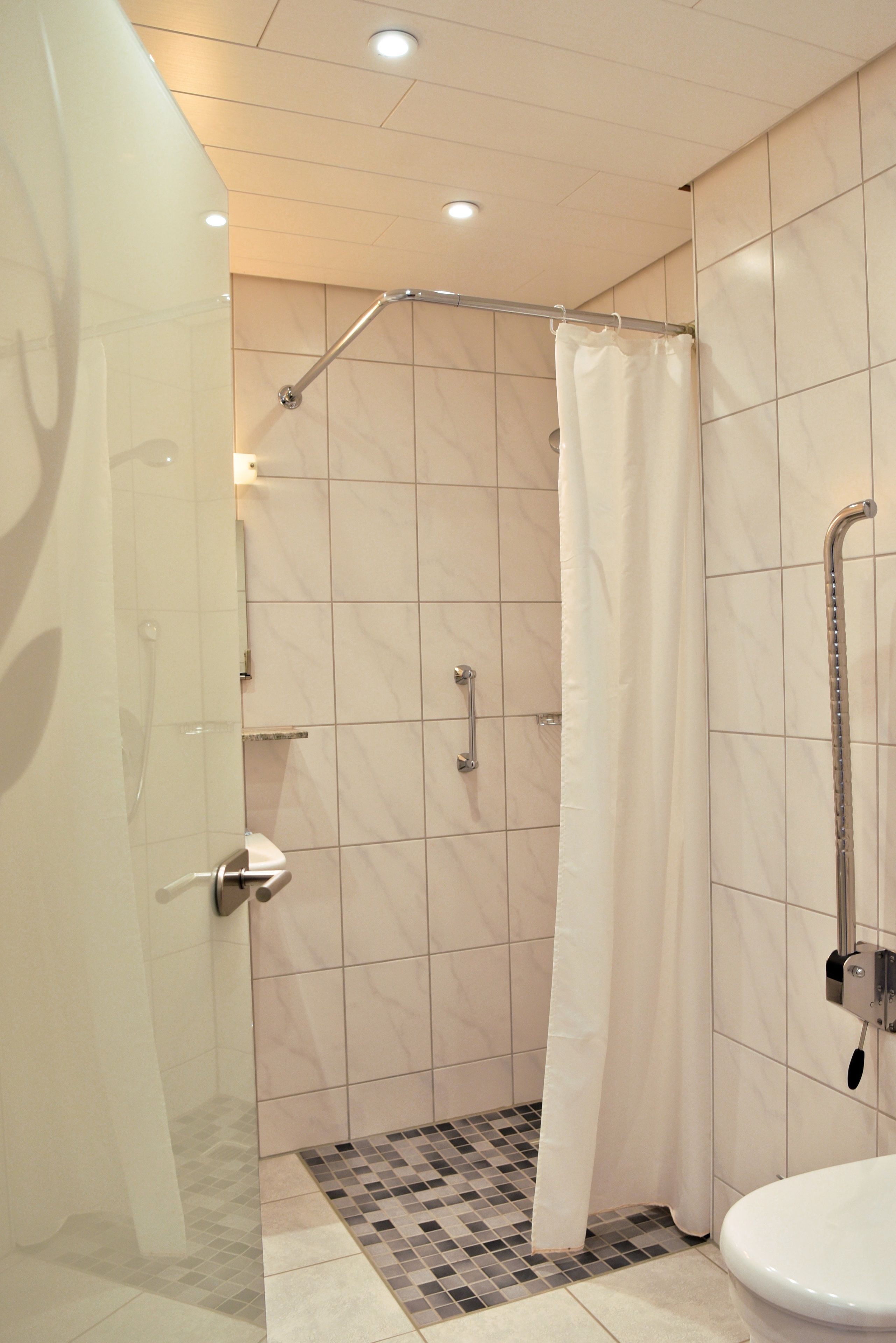 double room | bathroom | shower, free toiletries, hair dryer, towels