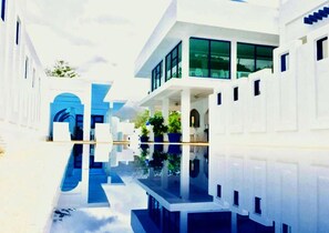 Hồ bơi ngoài trời 