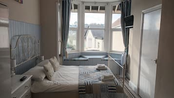 Double Room, 1 Double Bed, Non Smoking | Free WiFi, bed sheets