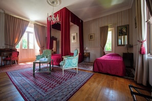 Triple Room (Royale) | Individually decorated, individually furnished, blackout drapes
