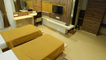 Deluxe Room | In-room safe, soundproofing, free WiFi, bed sheets