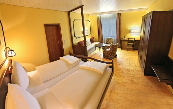 Blackout curtains, soundproofing, iron/ironing board, free WiFi