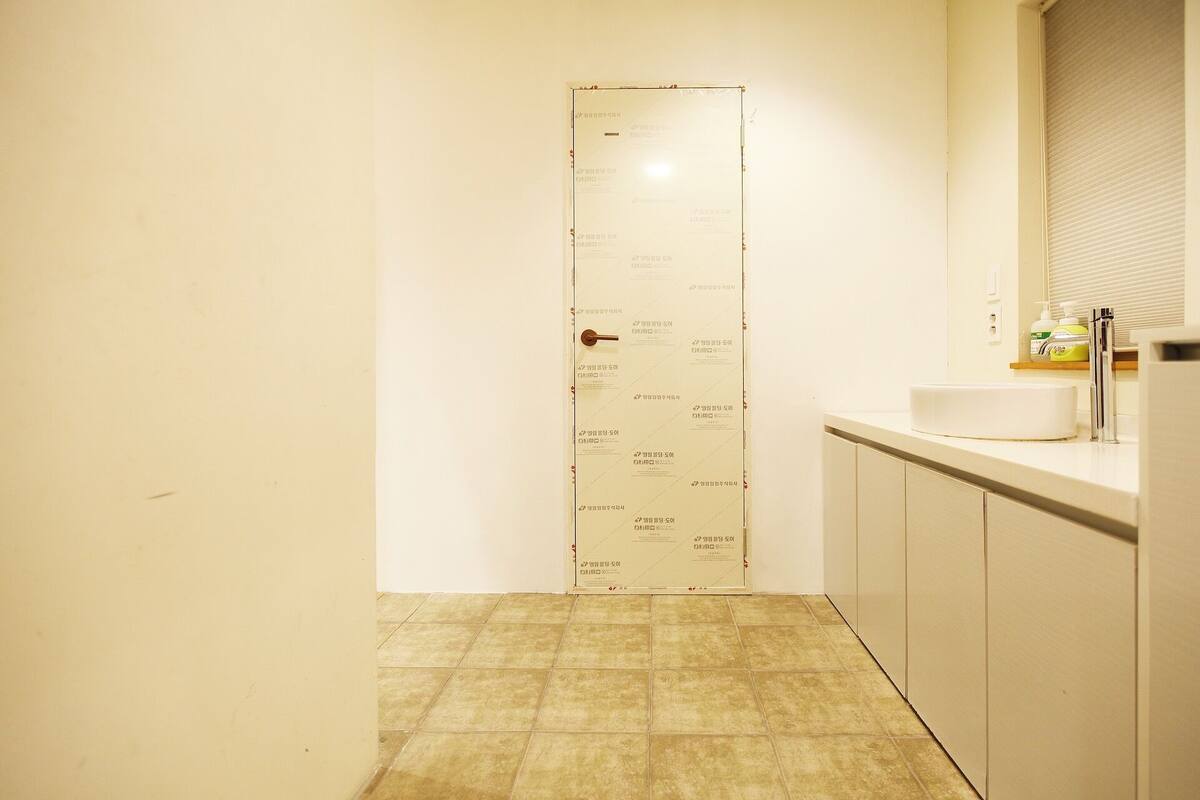 Dúplex Grand, 3 habitaciones, chimenea, junto a la montaña | Ducha del cuarto de baño