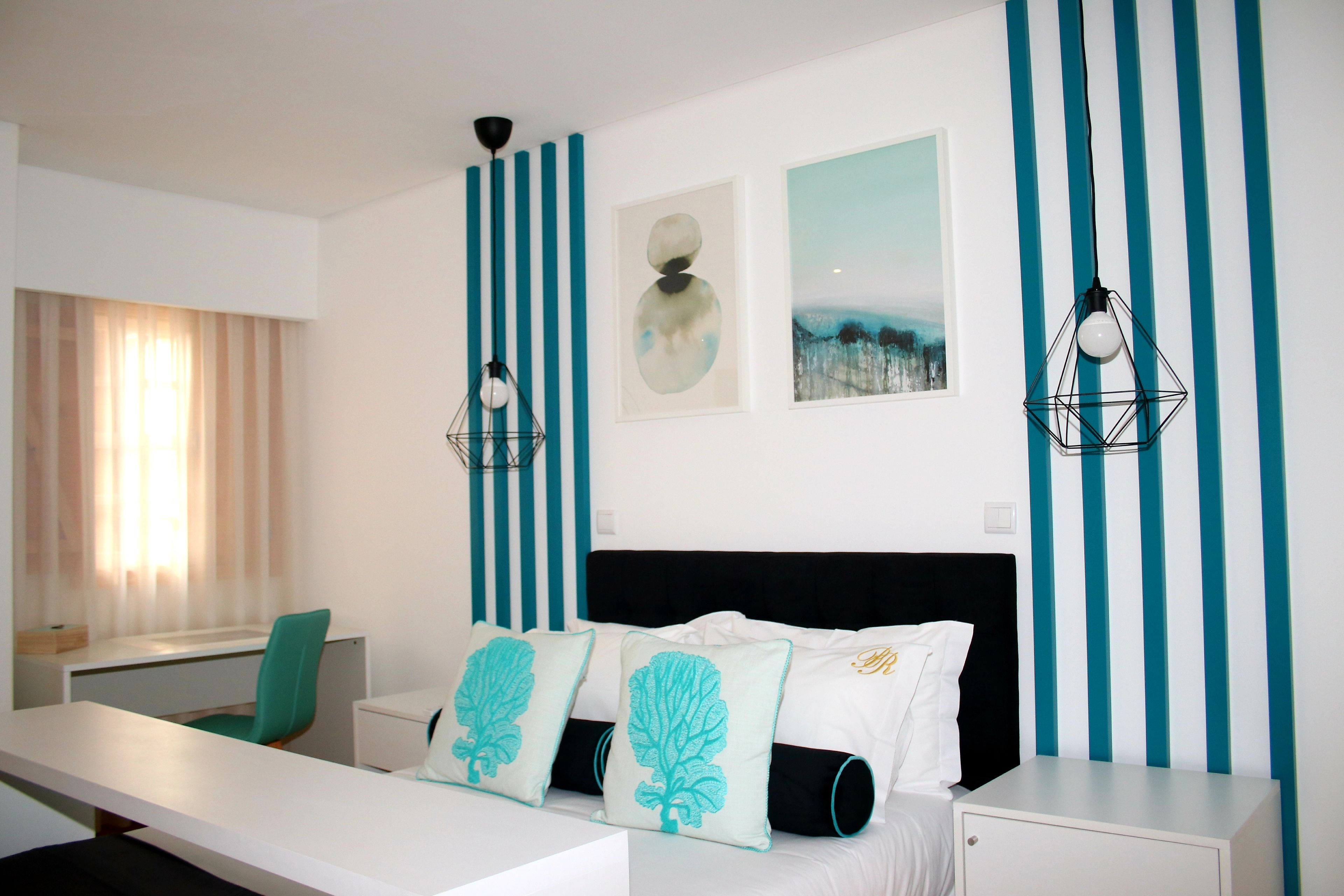 minibar, in-room safe, free wifi, bed sheets