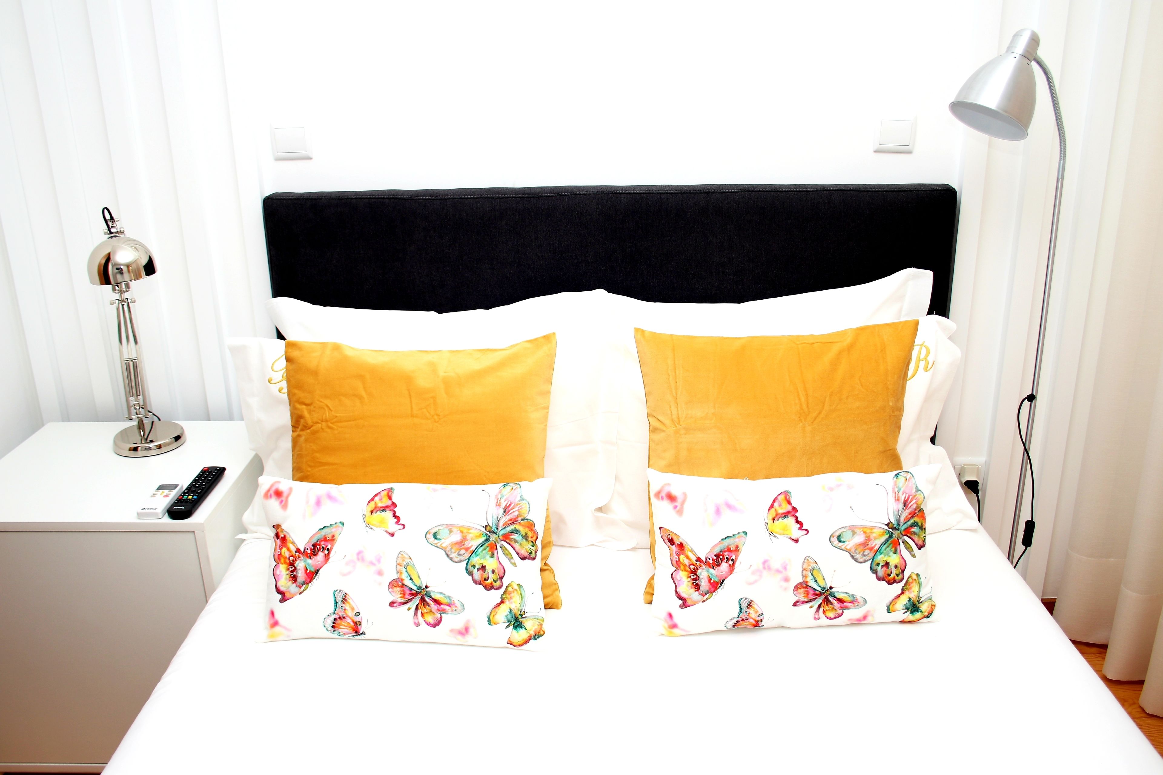 minibar, in-room safe, free wifi, bed sheets