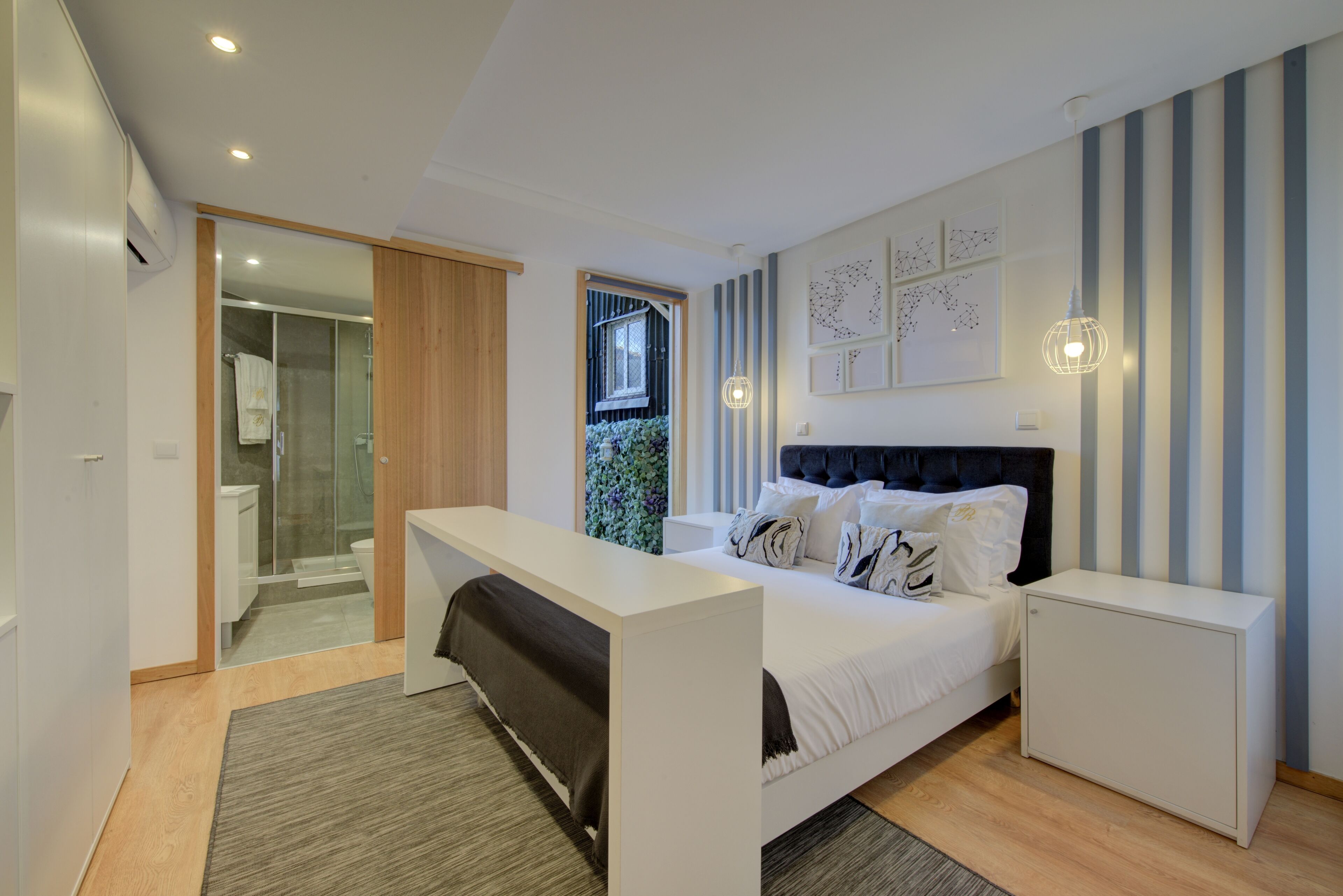 minibar, in-room safe, free wifi, bed sheets