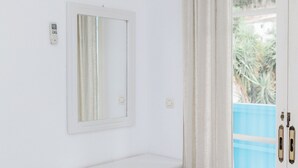 Deluxe Twin Room, 1 Double Bed | Tempur-Pedic beds, soundproofing, bed sheets - Afroditi Pansion (Lefkada)