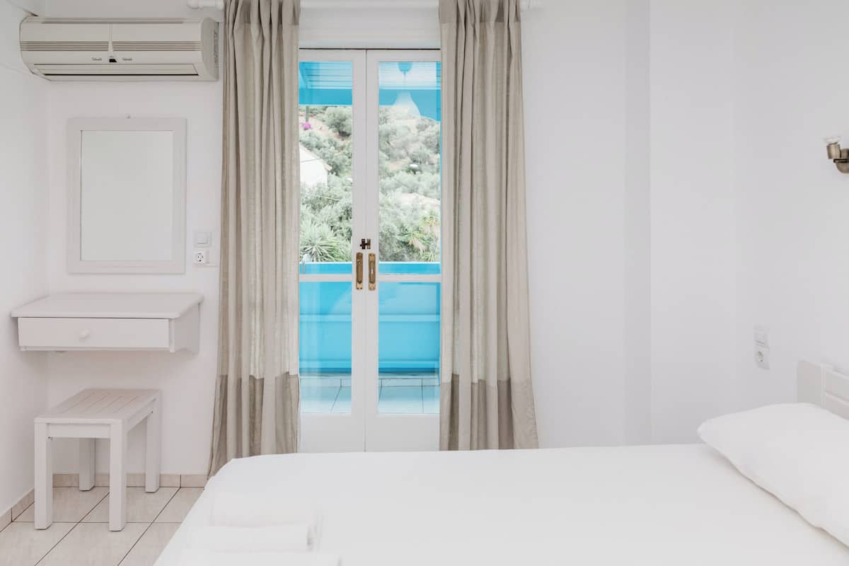 Tempur-Pedic beds, soundproofing, bed sheets