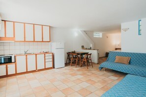 Deluxe Apartment, 1 Bedroom | Tempur-Pedic beds, soundproofing, bed sheets - Afroditi Pansion (Lefkada)
