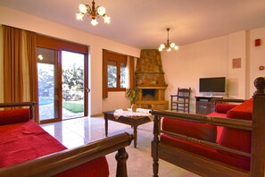Plasma TV - Petrochori Apart-Hotel (Amari)