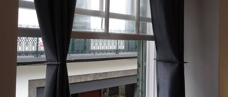 Habitación básica doble, para no fumadores, refrigerador (1) | Vista desde la habitación