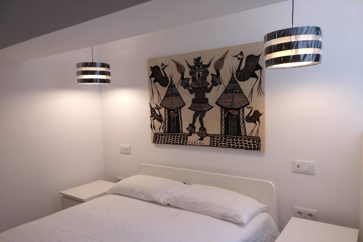 Chambre Double Deluxe, réfrigérateur et four à micro-ondes (2) | Minibar, bureau, rideaux occultants, fer et planche à repasser