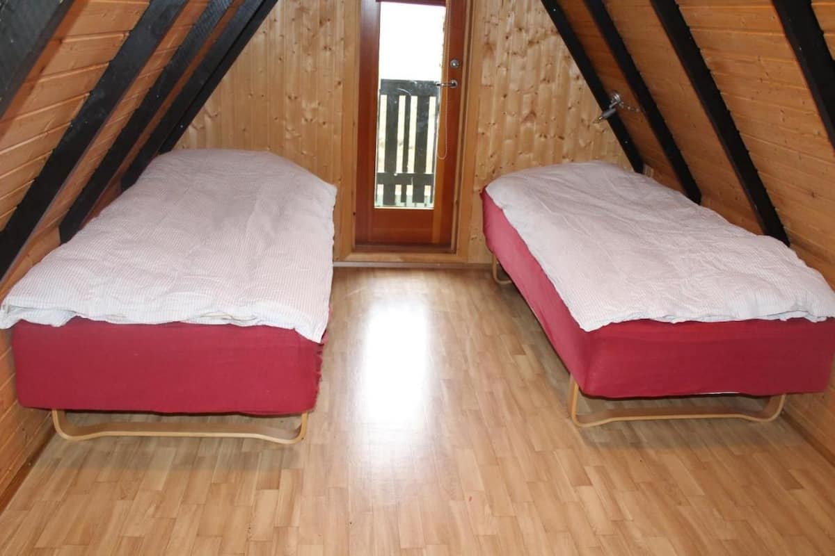 Ferienhaus, 2 Schlafzimmer | 1 Schlafzimmer, kostenlose Babybetten, Bettwäsche