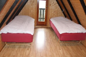 Cottage, 2 Bedrooms | 1 bedroom, free cribs/infant beds, bed sheets - Hraunborgir Holiday Homes (Selfoss)