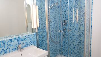 House (2) | Bathroom | Shower, rainfall showerhead, hair dryer, towels