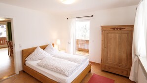 House (3) | Premium bedding, soundproofing, free cots/infant beds, free WiFi - Haus Luna Apartments (Schwangau)