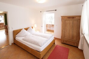 Rumah (3) | Seprai premium, kedap suara, tempat tidur bayi gratis, dan Wi-Fi gratis